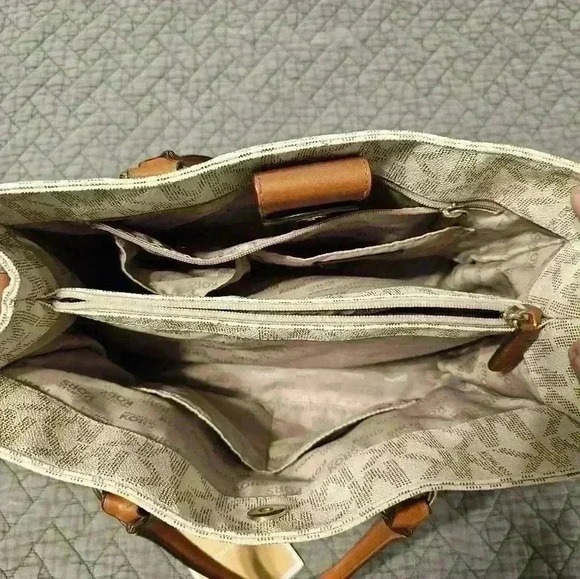 Michael Kors Handbag - Picture 4 of 5